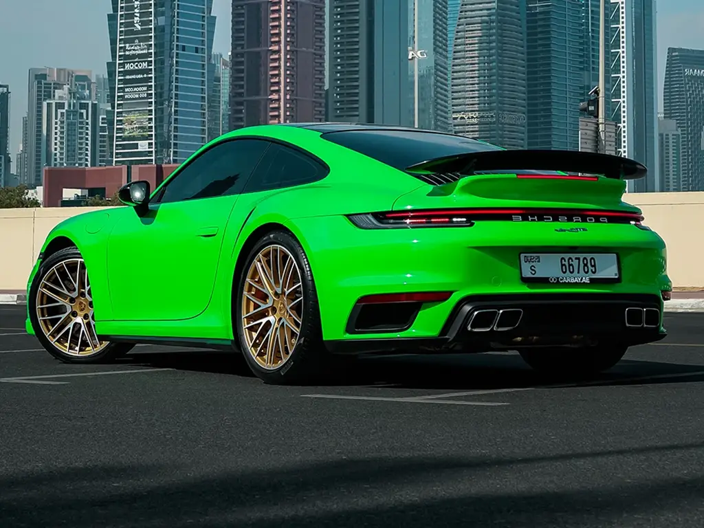 Top Reasons to Rent a Luxury Car Instead of Taking a Taxi in Dubai