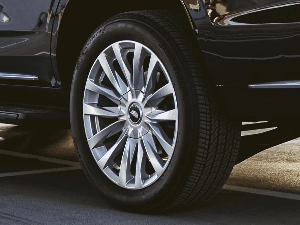 Cadillac Escalade view 5