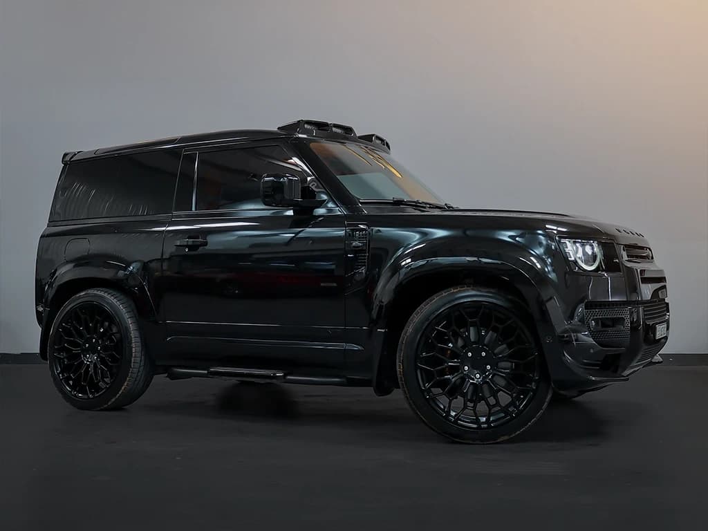 Land Rover Defender Urban Edition view 2