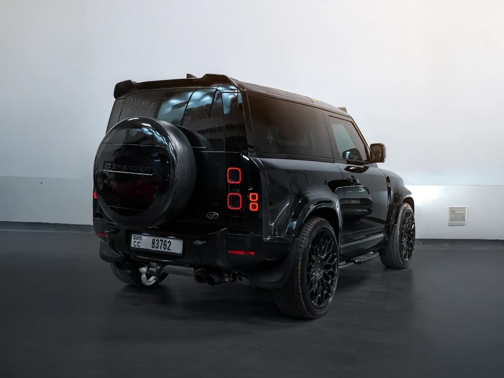 Land Rover Defender Urban Edition view 3