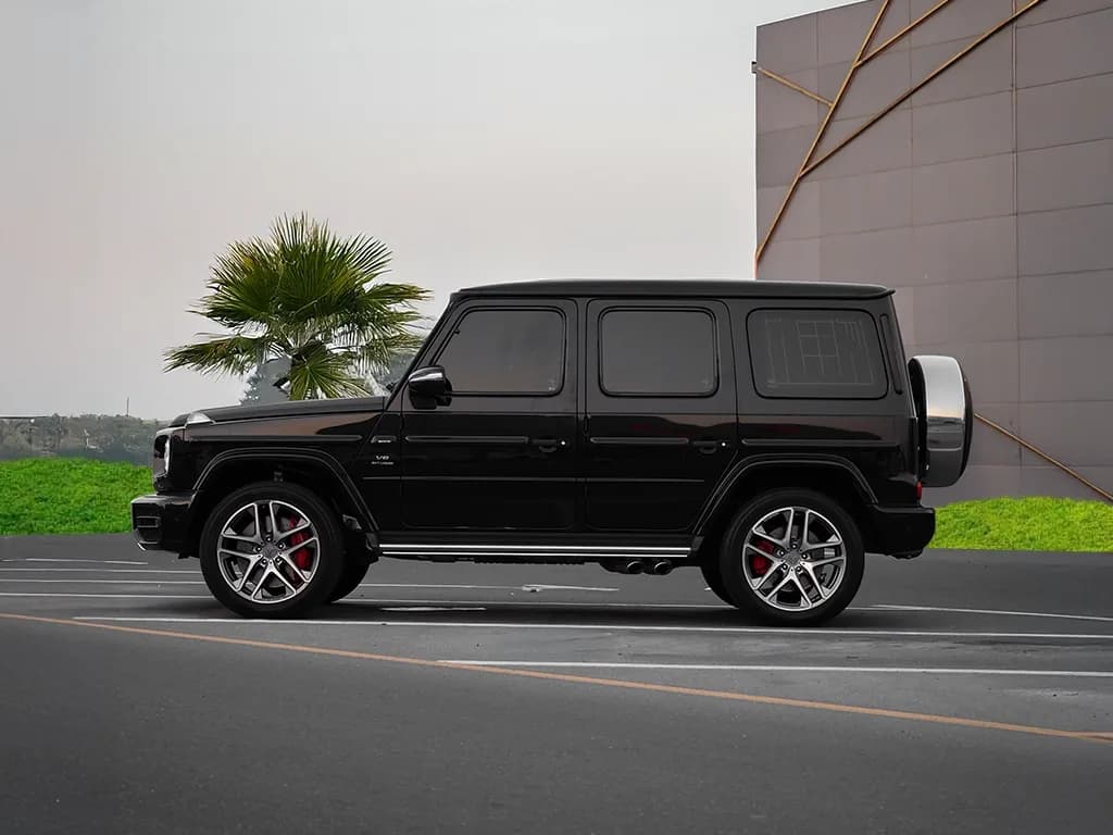 Mercedes_AMG G63 2024 view 2