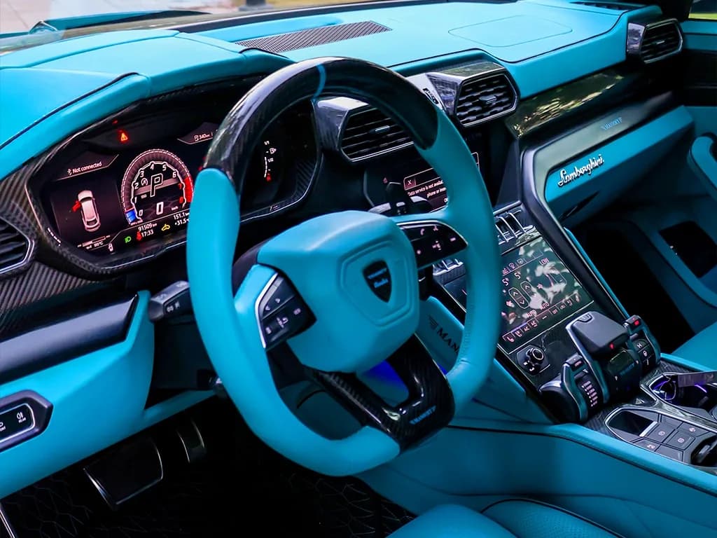 Lamborghini Urus Mansory view 4