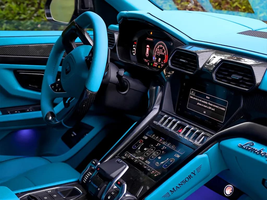 Lamborghini Urus Mansory view 5