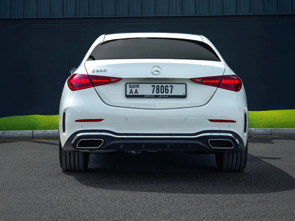 Mercedes Benz C200 2024 view 3