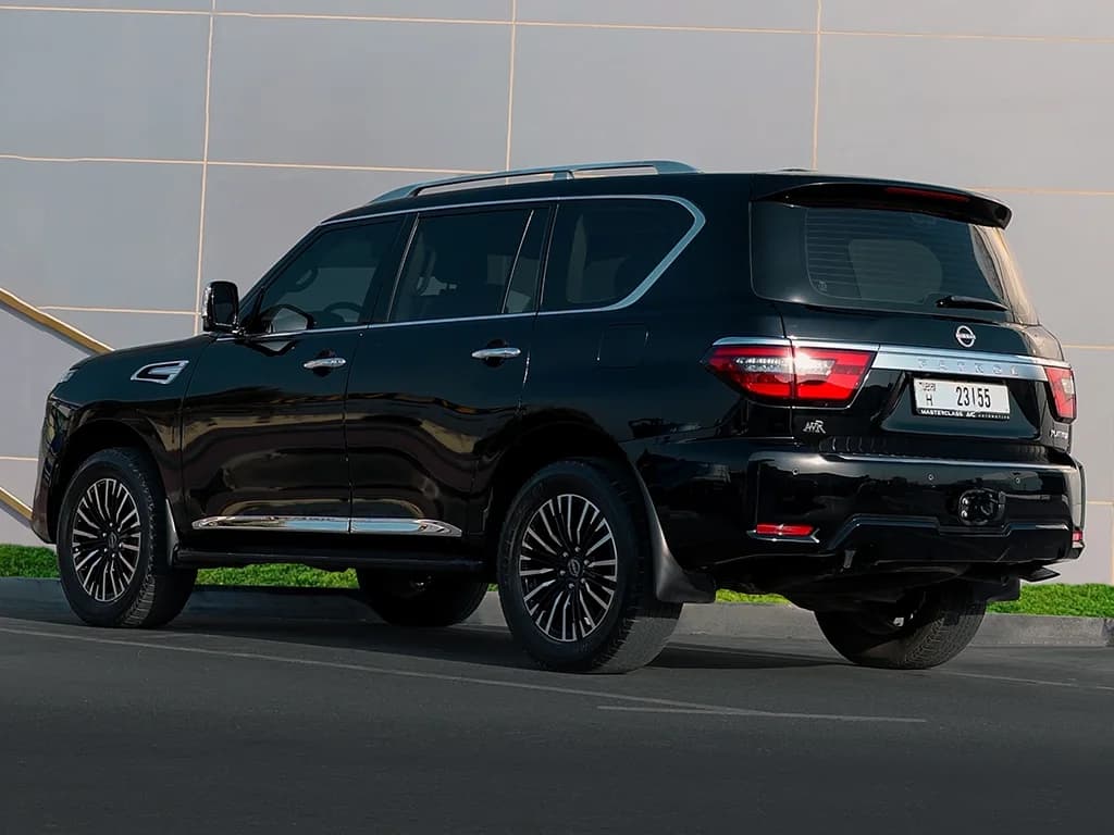 Nissan Patrol view 3