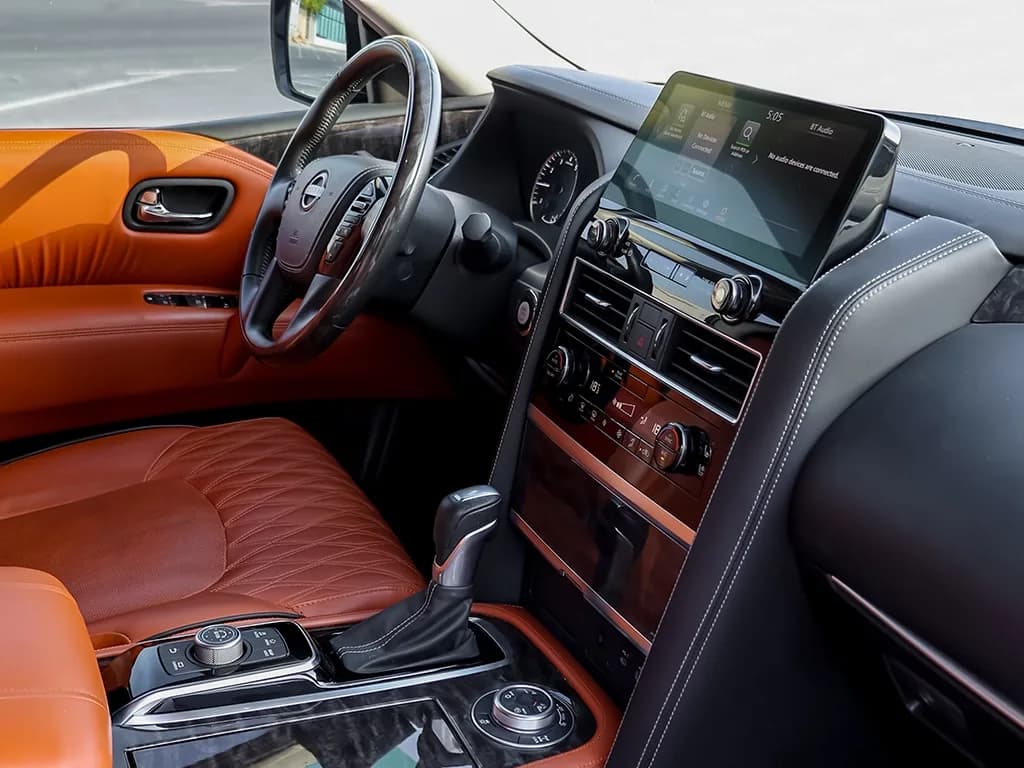 Nissan Patrol view 5