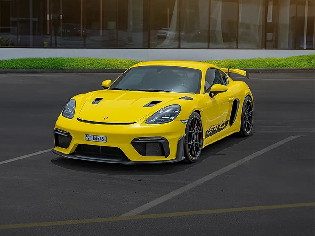 Porsche GT4 RS view 2