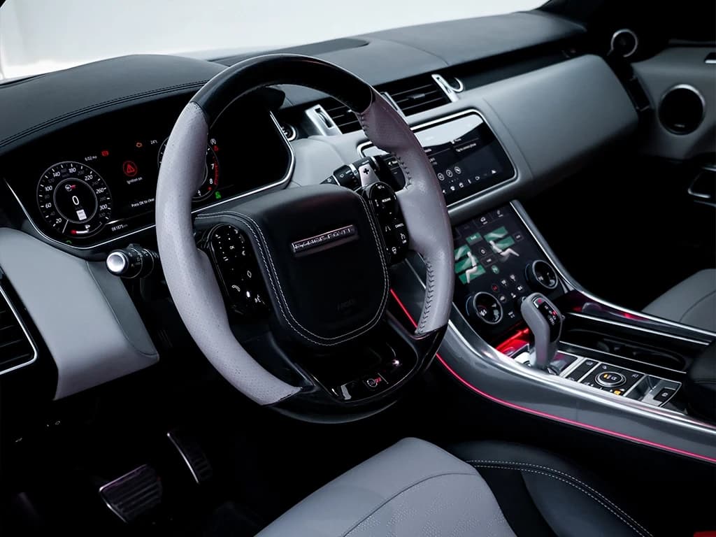 Range Rover Sport SVR Blue view 4