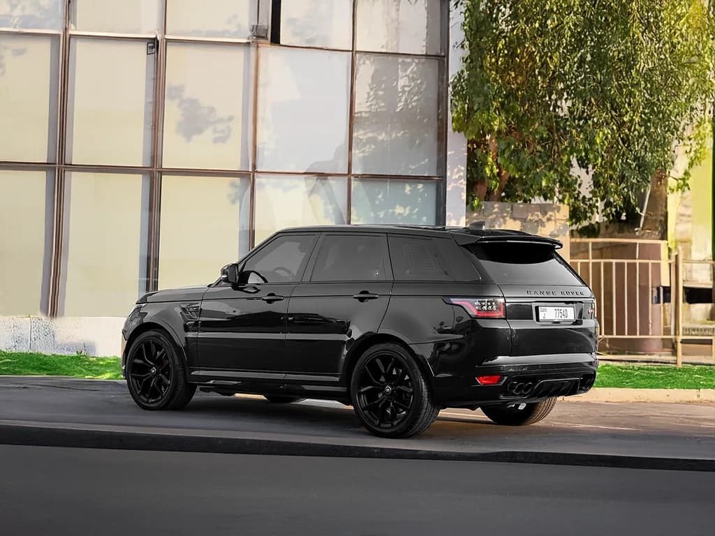 Range Rover Sport SVR view 2