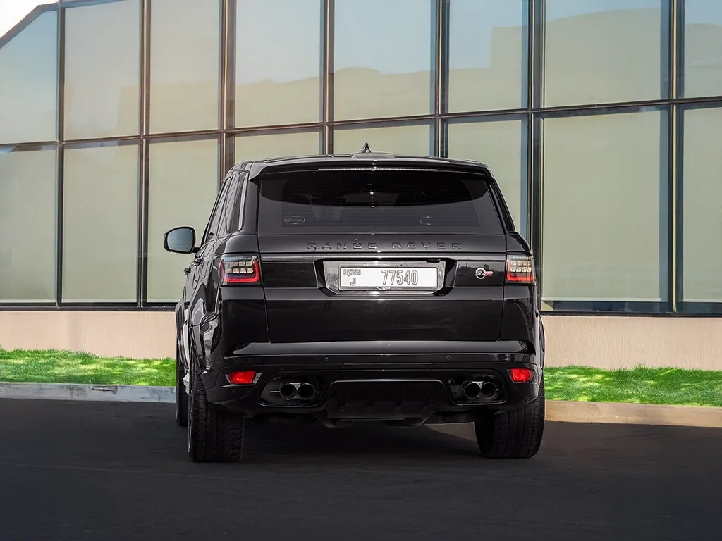 Range Rover Sport SVR view 3