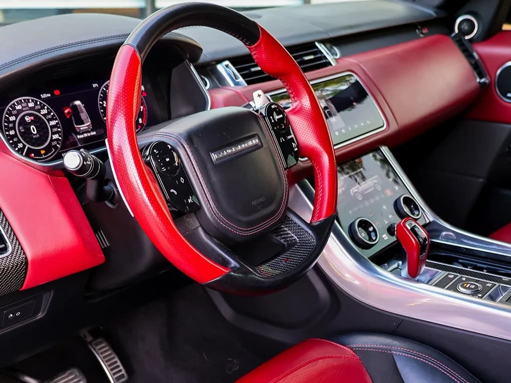 Range Rover Sport SVR view 5