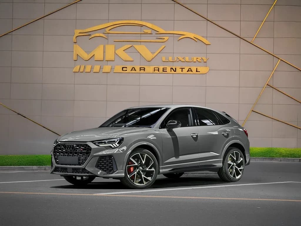 Audi RS Q3 main view