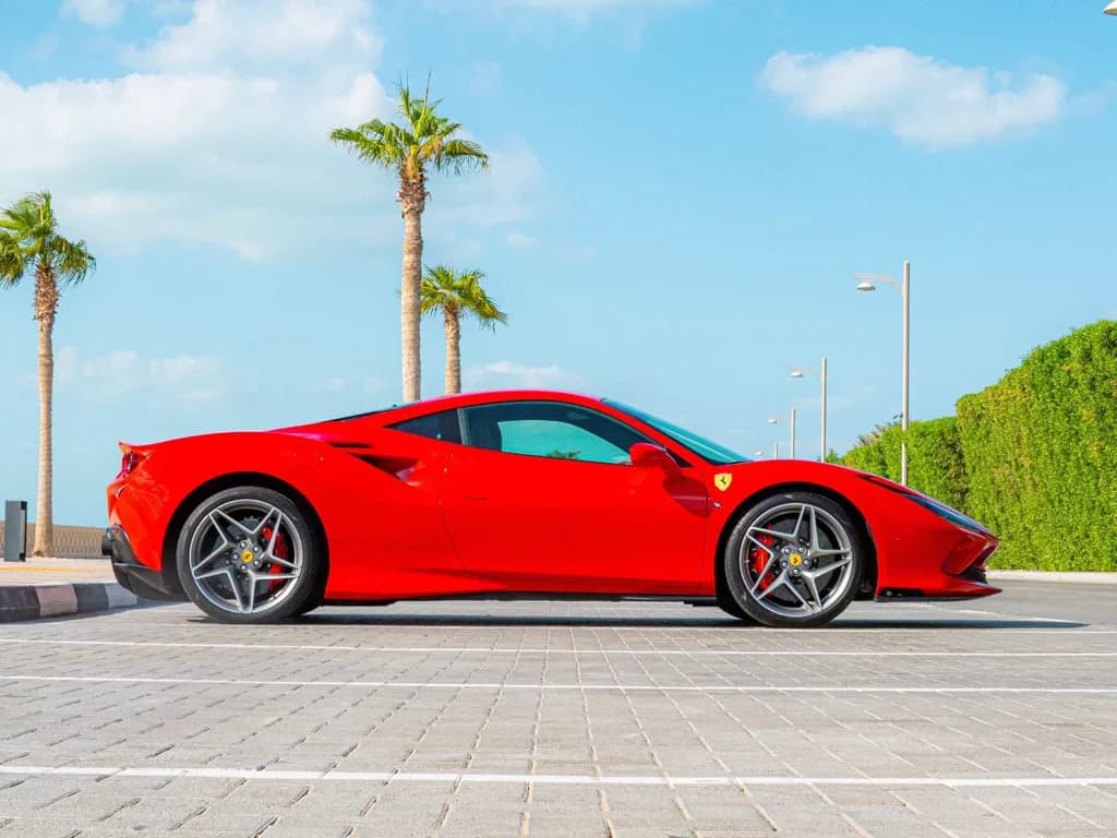 Ferrari F8 Tributo view 4