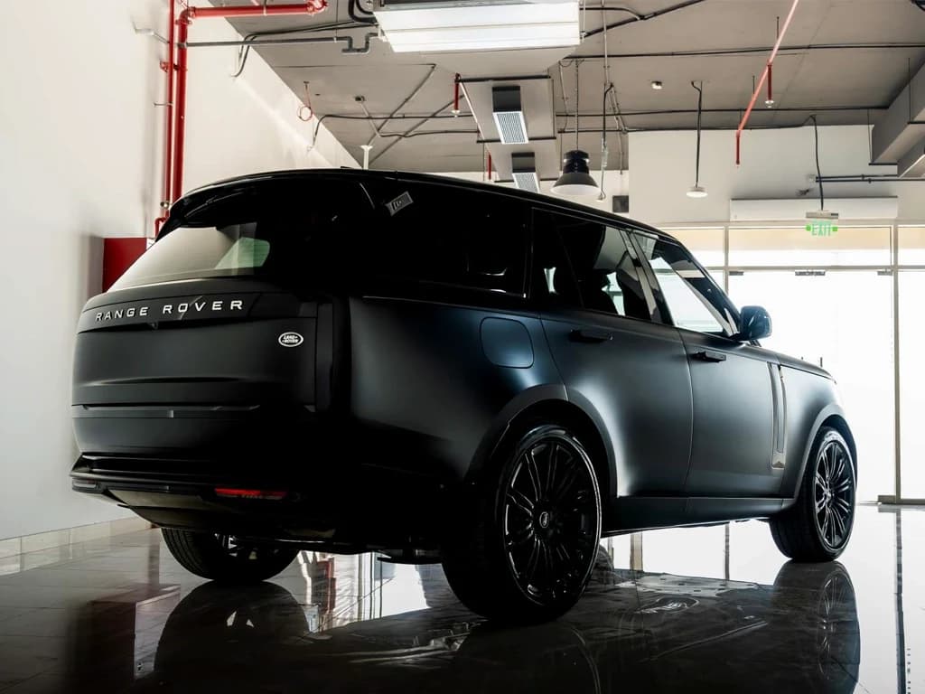 Range Rover Vogue view 4