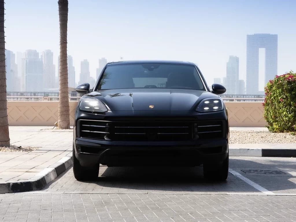 Porsche Cayenne view 3