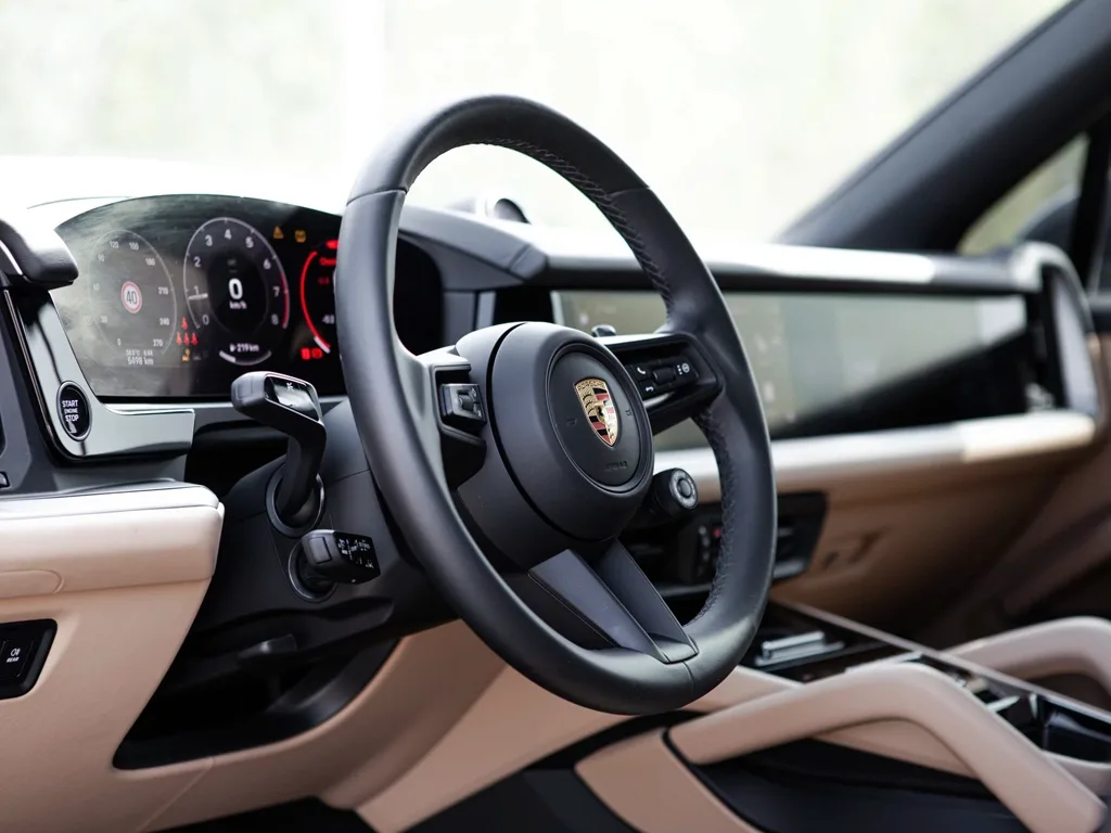 Porsche Cayenne view 5