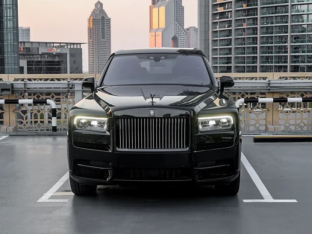 Rolls Royce Cullinan Black Badge view 2