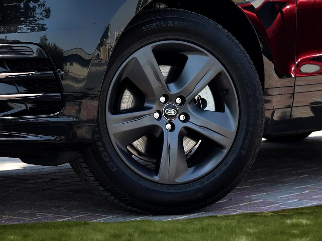 Range Rover Velar view 5