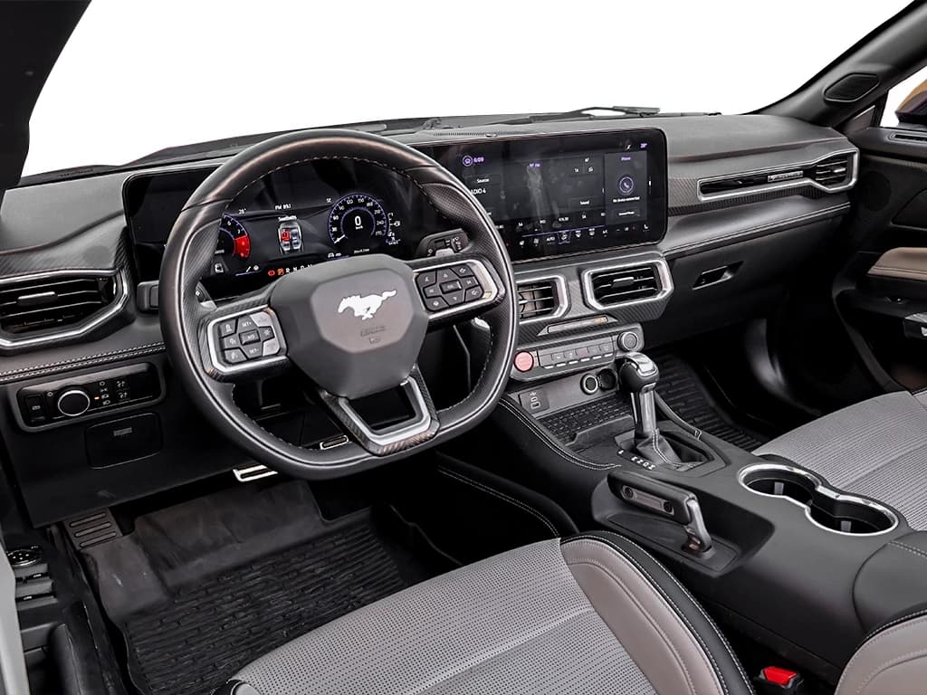 Ford Mustang GT V8 Convertible 2024 view 5