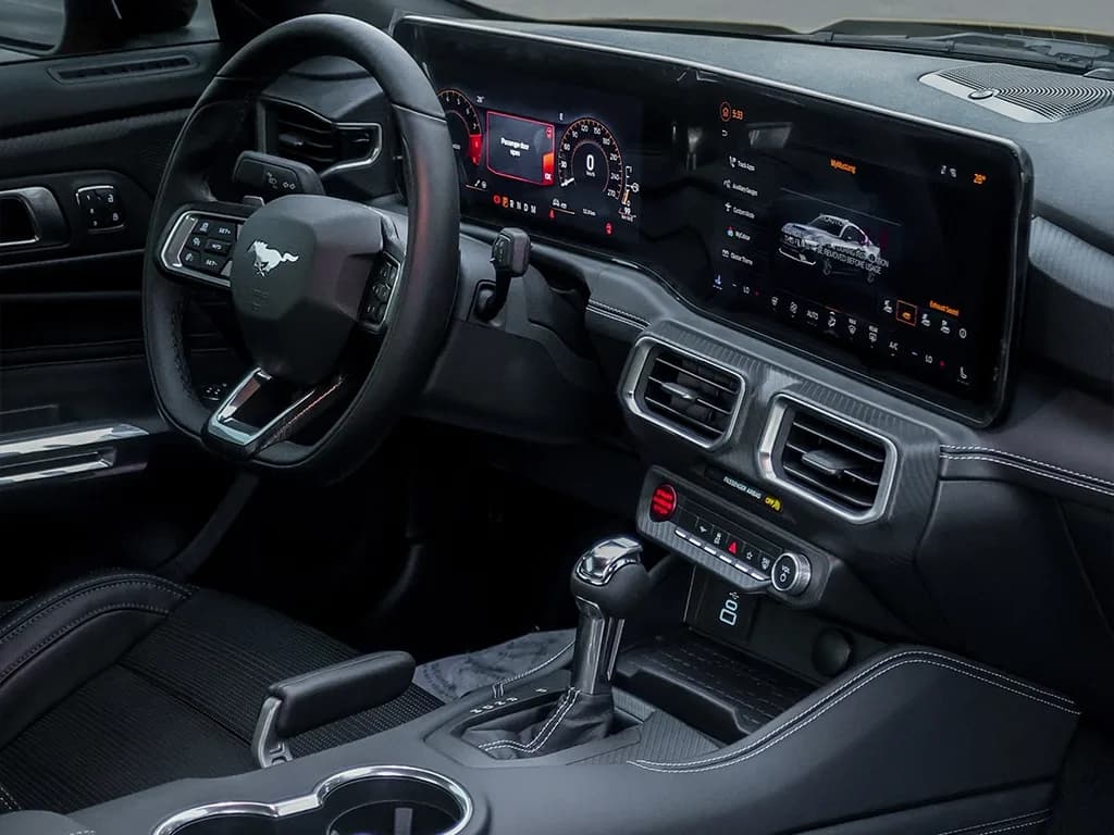 Ford Mustang GT Premium V8 2025 view 5