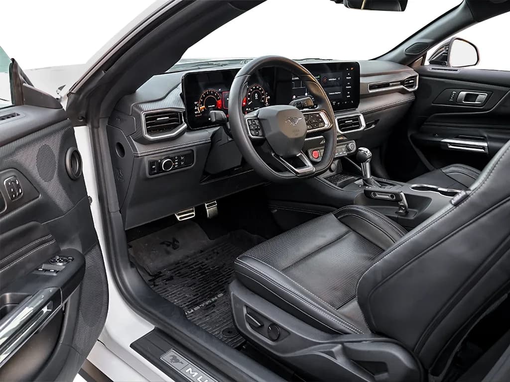 Ford Mustang GT Premium V8 2024 view 5