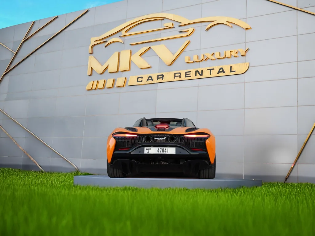 McLaren Artura Spider 2025 view 4